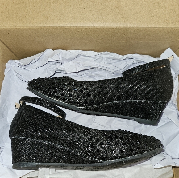 Girls black small heels - Picture 4 of 7